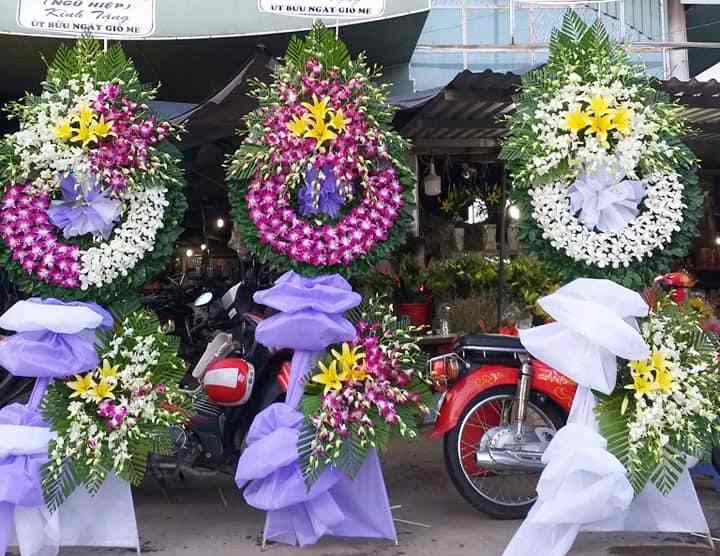 Flowershop.com.vn- địa chỉ Đặt vòng hoa tang lễ tại Biên Hòa uy tín 