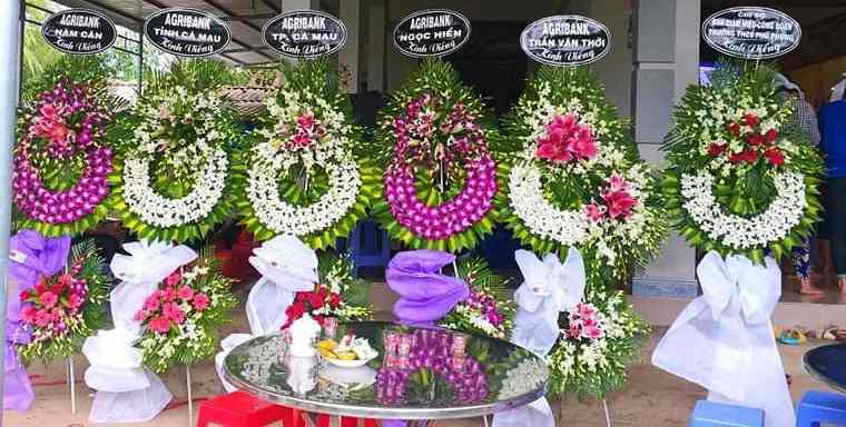 Đặt vòng hoa tang lễ tại quận Bình Tân Giao hoa tận nhà nhanh chóng